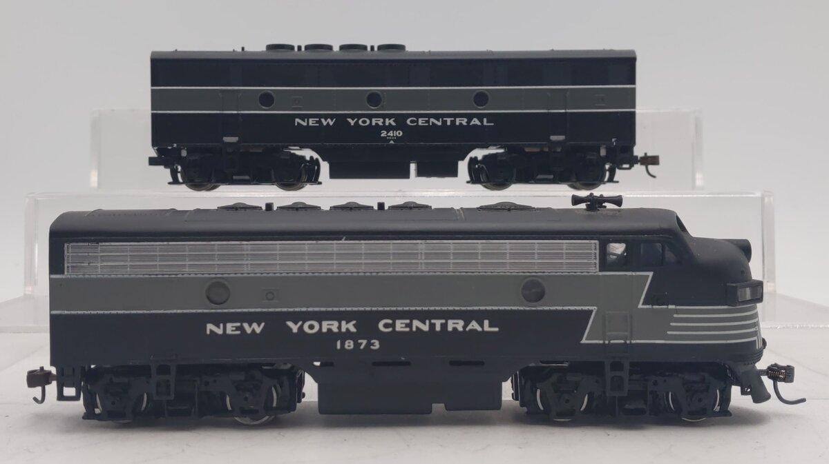 Bachmann & Life-Like HO Scale NYC Powered Diesel Locomotive #1873/#2410 [2] EX
