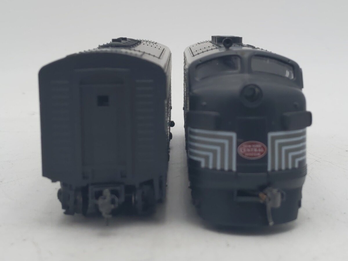 Stewart Hobbies HO NYC AB Diesel Locomotive Set EX