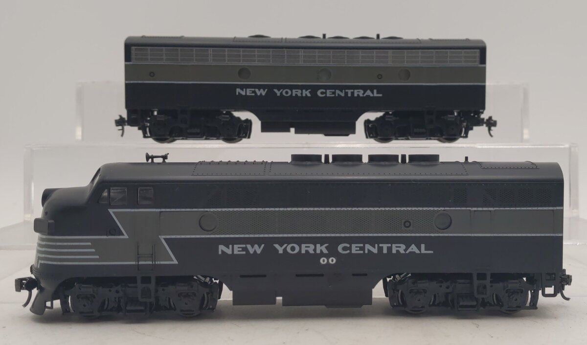 Stewart Hobbies HO NYC AB Diesel Locomotive Set EX