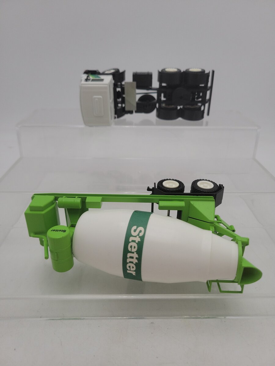 Conrad 3050 1:50 Scale White/Green Mercedes-Benz Truck W/Stetter Concrete Mixer EX/Box