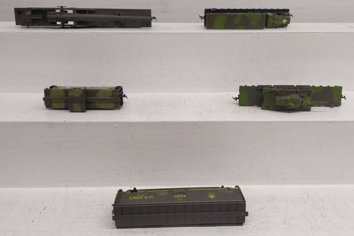 AHM HO Scale U.S. Army Assorted Freight Cars [5] EX
