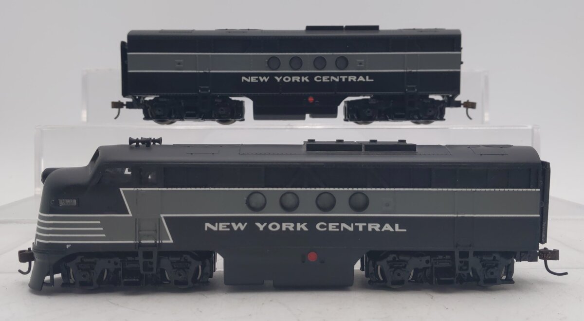Bachmann HO Scale NYC AB Powered Diesel Locomotives w/ DCC LN