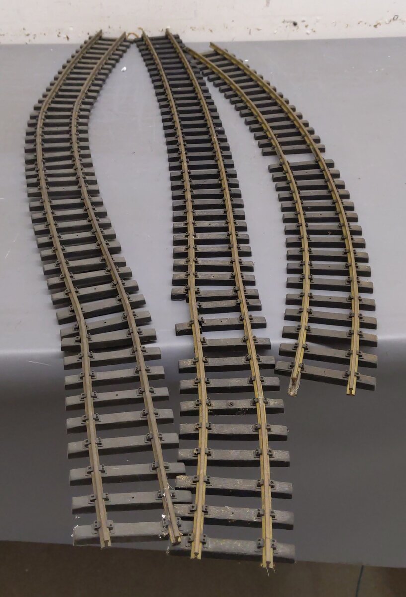 Assorted G Scale Curved 36-50 inch Track Sections [3]