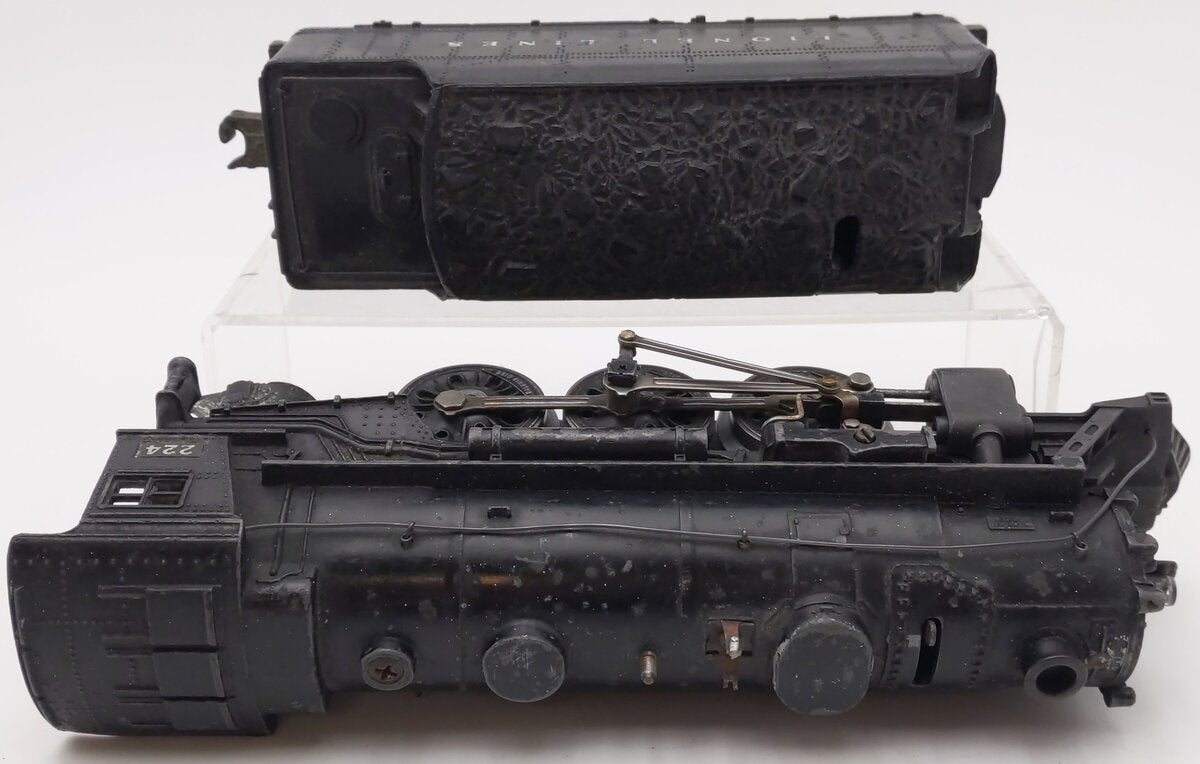 Lionel 224 Vintage O 2-6-2 Die-Cast Steam Locomotive with 2466W Tender