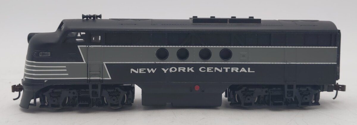 Bachmann HO NYC Powered Diesel Locomotive w/ DCC EX