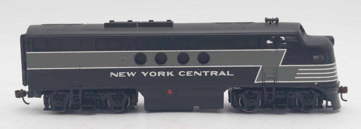 Bachmann HO NYC Powered Diesel Locomotive w/ DCC EX
