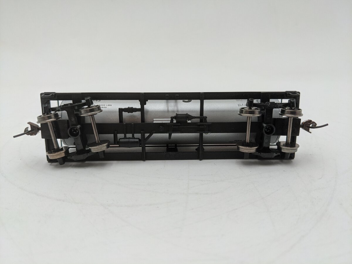 Model Power 2191 HO Scale Mobil Gas 40' Metal Tank Car #1443 EX/Box