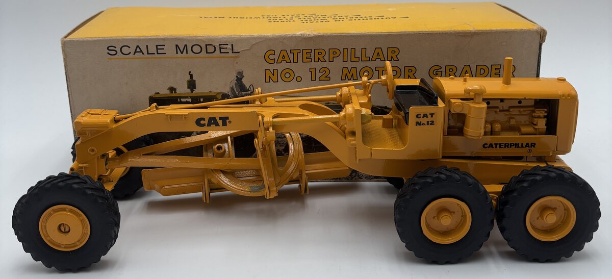 Ertl 1:24 Caterpillar No. 12 Motor Grader EX/Box