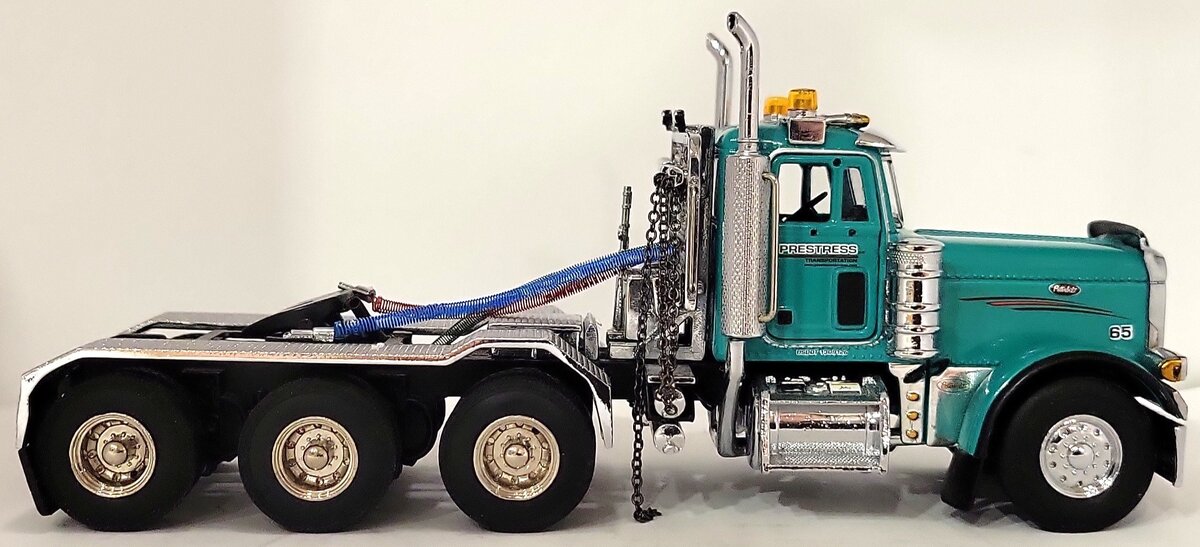 TWH Collectibles TWH010 1:50 Scale Peterbilt Model 379 Tractor LN/Box