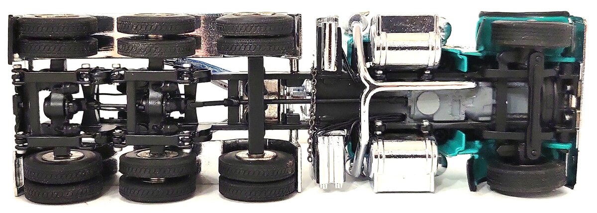 TWH Collectibles TWH010 1:50 Scale Peterbilt Model 379 Tractor LN/Box