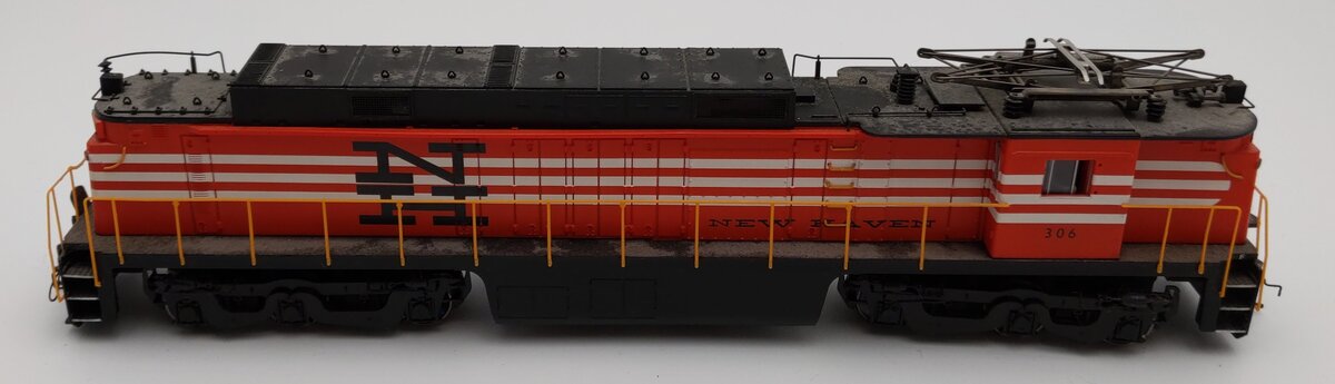 Bachmann 82404 HO New Haven GE E33 Electric Loco w/ Flywheel Drive (DC) #306 EX/Box