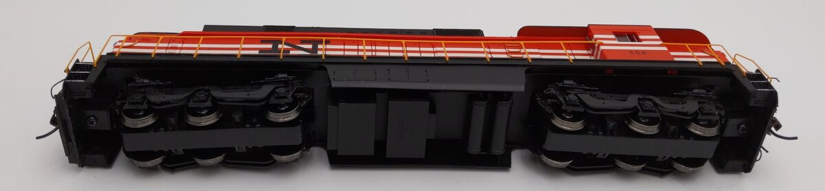Bachmann 82404 HO New Haven GE E33 Electric Loco w/ Flywheel Drive (DC) #306 EX/Box