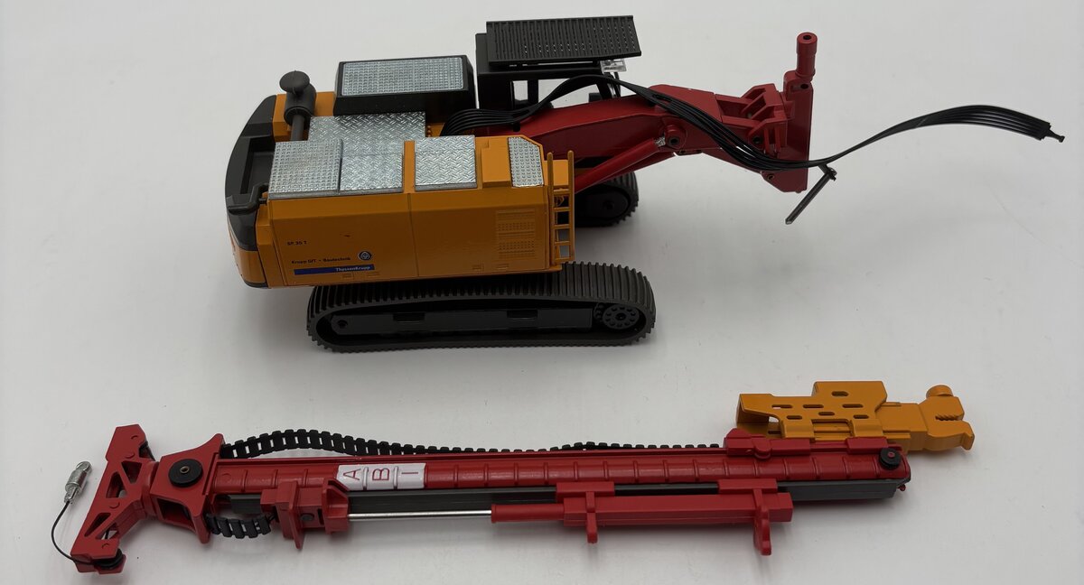 Conrad 2915/01 1:50 ABI Mobilram TM 12/15 Piling Rig on Sennebogen SR 35T EX/Box