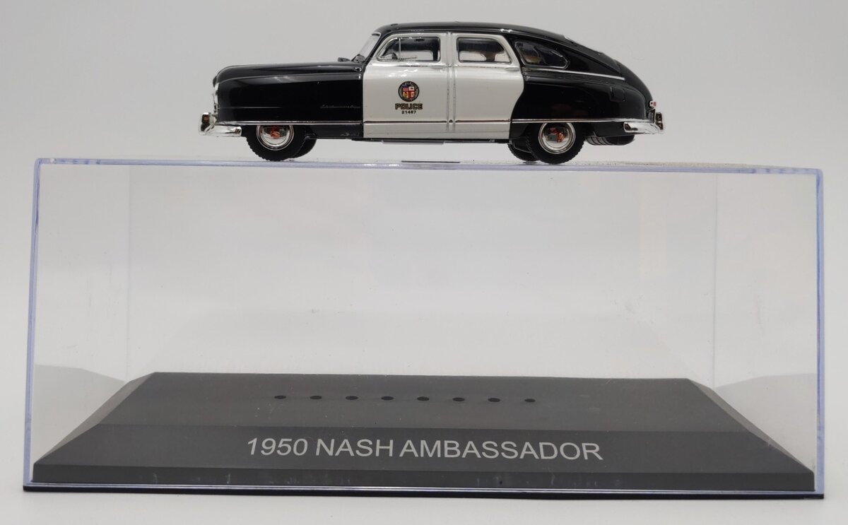 Premium X 1:43 Scale Die-Cast 1950 Nash Ambassador EX