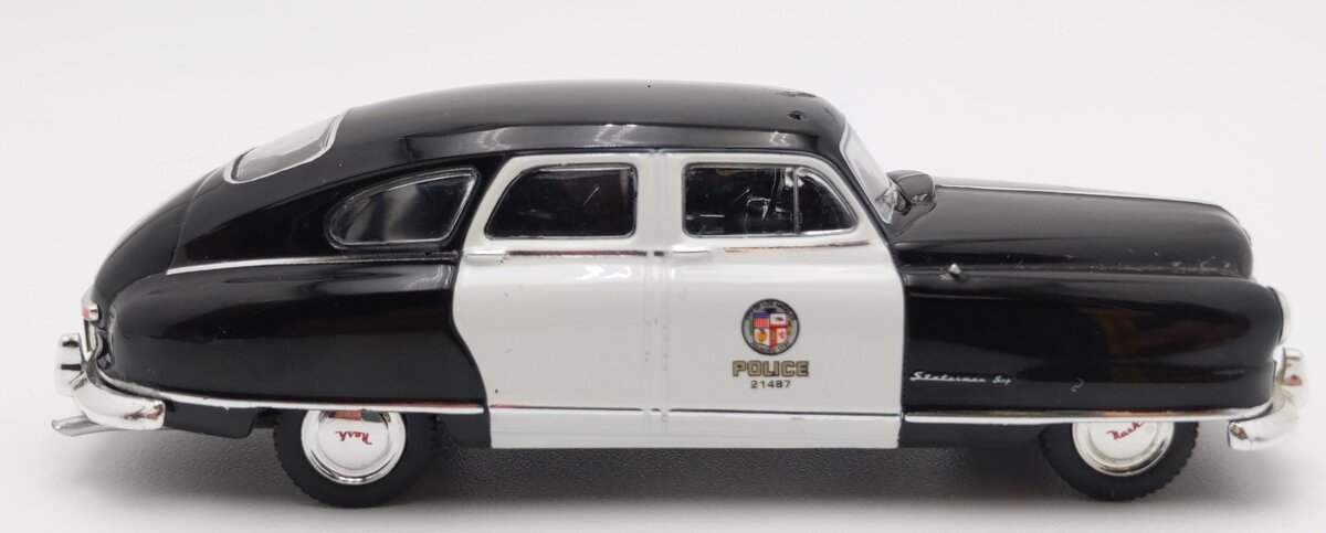 Premium X 1:43 Scale Die-Cast 1950 Nash Ambassador EX