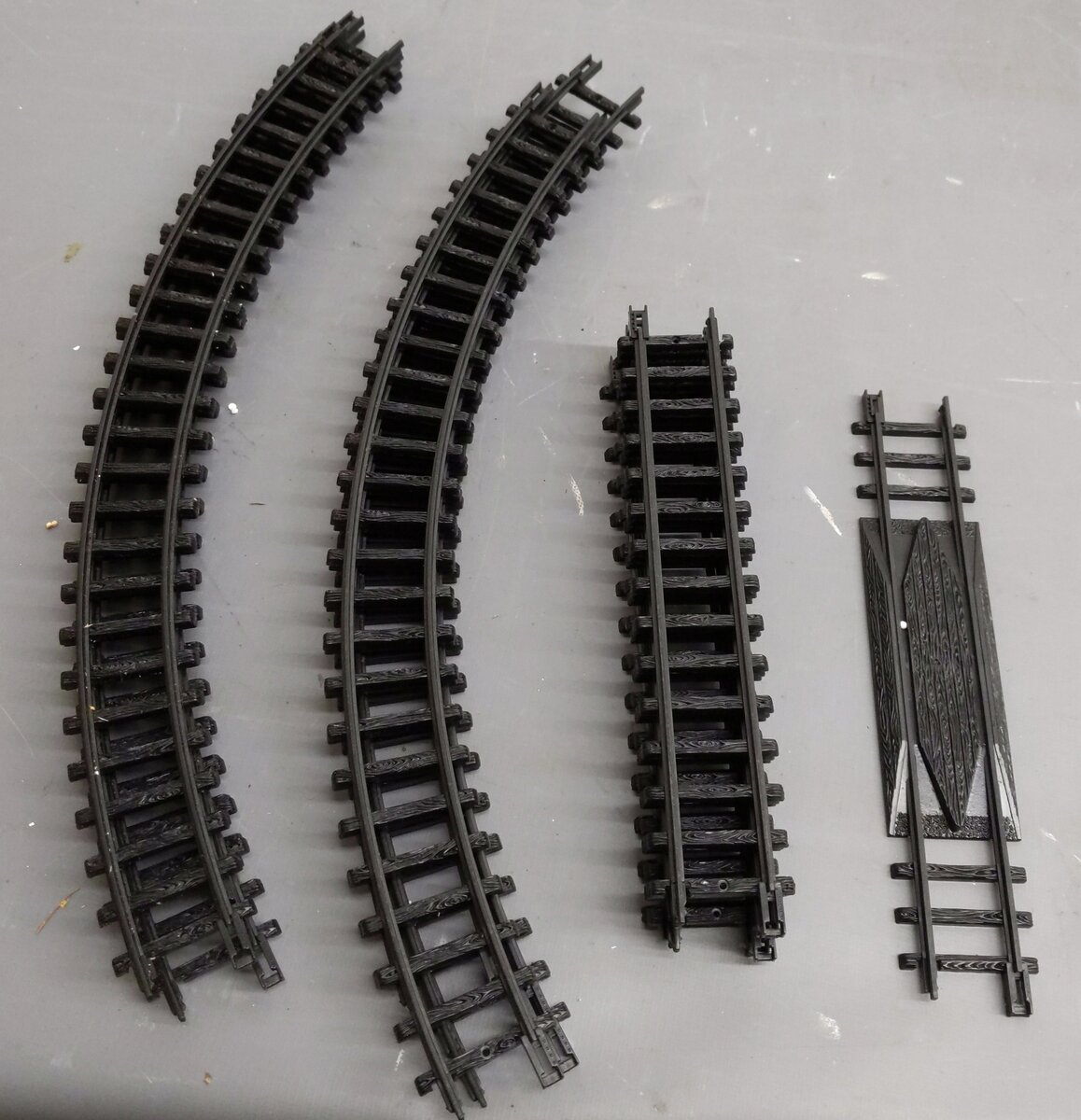 New Bright 171L Dickensville Collectible Five Car Train Set EX/Box