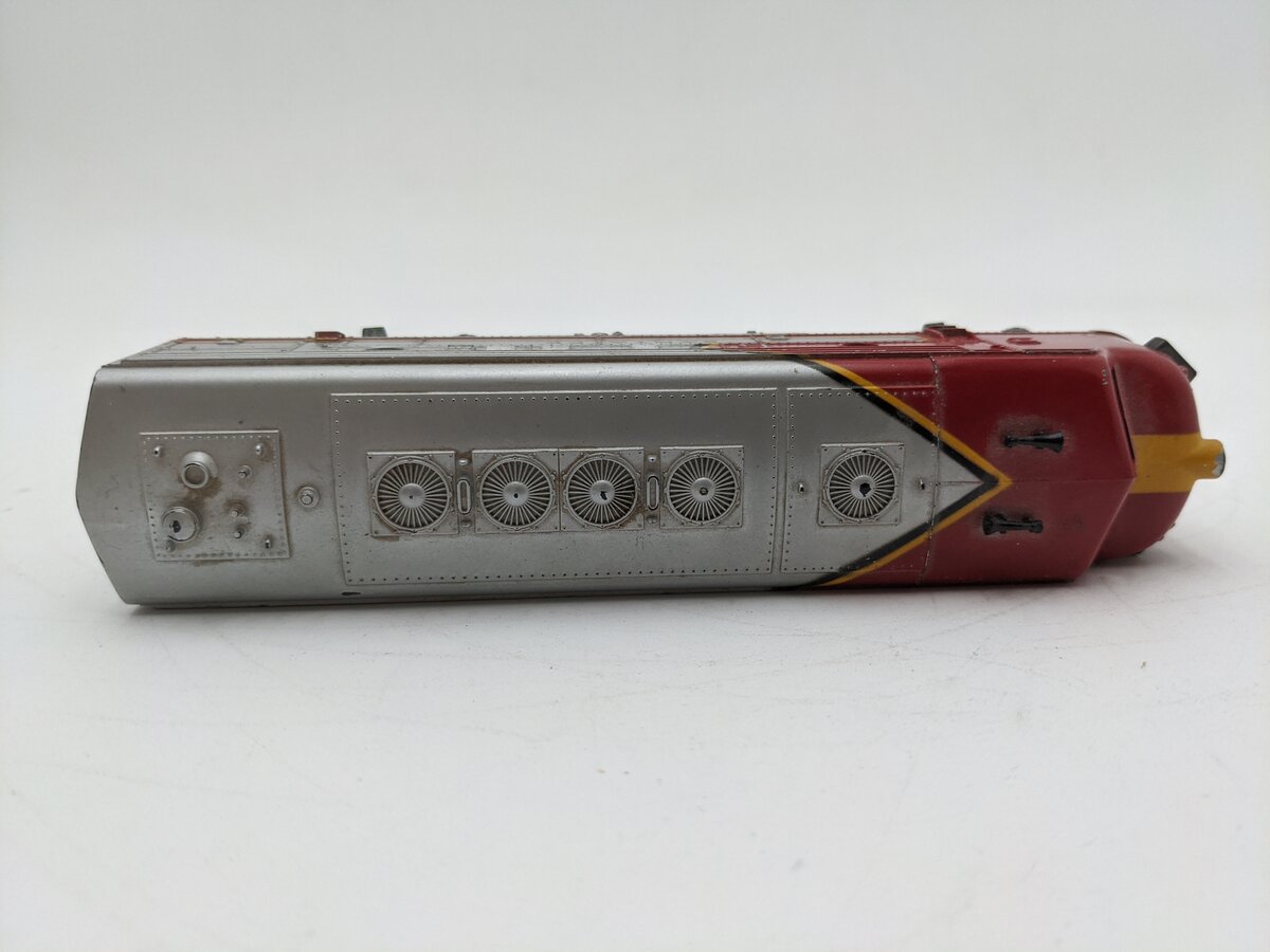 Athearn HO Scale Atchison Topeka Santa Fe Diesel Locomotive #2-805 VG