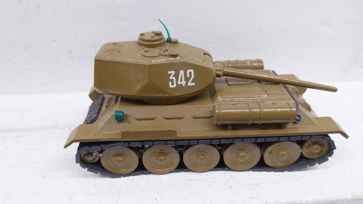 Assorted Die-Cast 1:43 Scale Military Tanks and Cars [15] EX