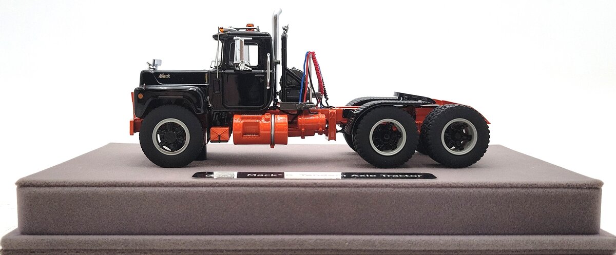 Fire Replicas FR103-2 1:50 Mack® R Tandem Axle Tractor LN/Box