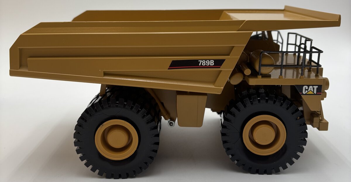 Conrad 2726 1:50 Caterpillar 789B Off-Highway Truck EX/Box