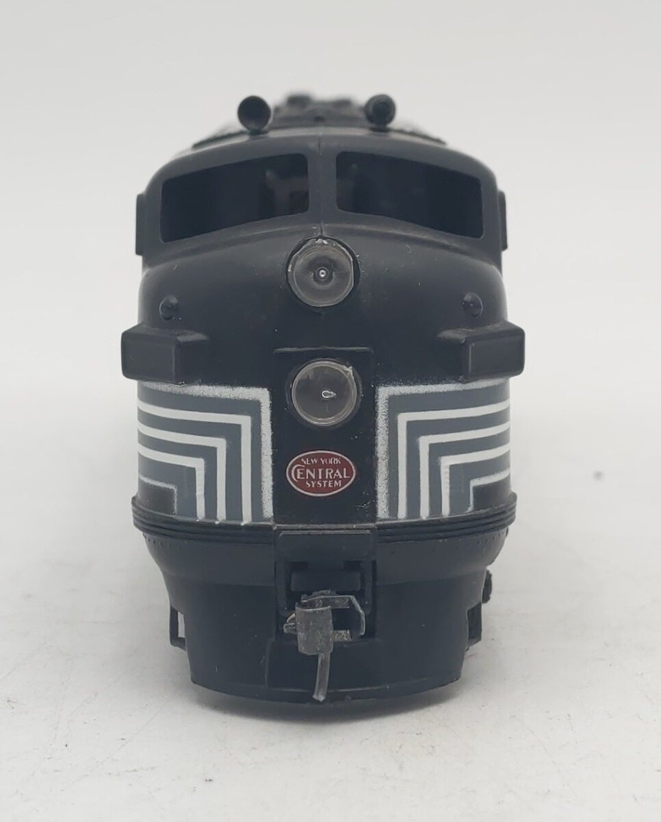HO Scale NYC Powered Diesel Locomotive #1650 EX