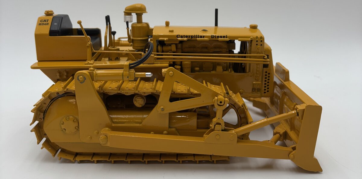 Gilson Riecke 1:16 CAT D4 Crawler Tractor EX/Box