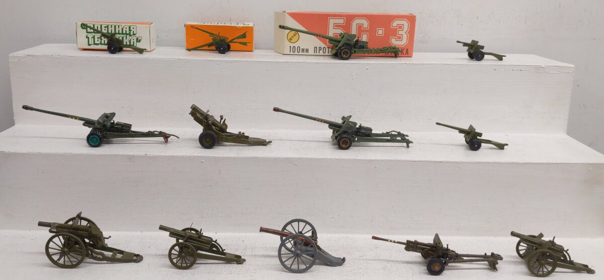 Assorted 1:43 Scale Die-Cast Russian Tanks & Artillery [14] EX