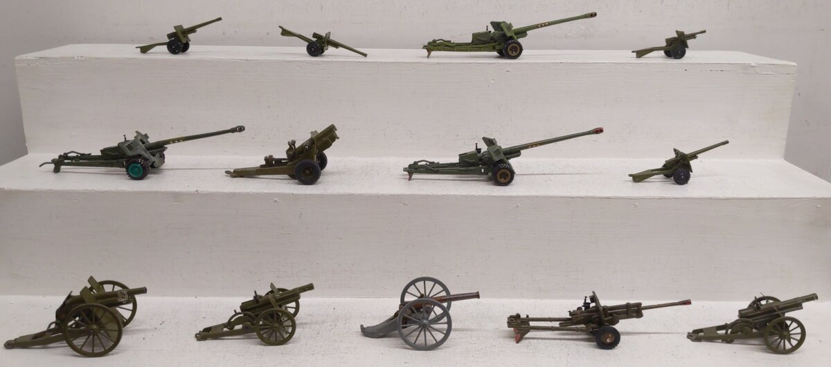 Assorted 1:43 Scale Die-Cast Russian Tanks & Artillery [14] EX
