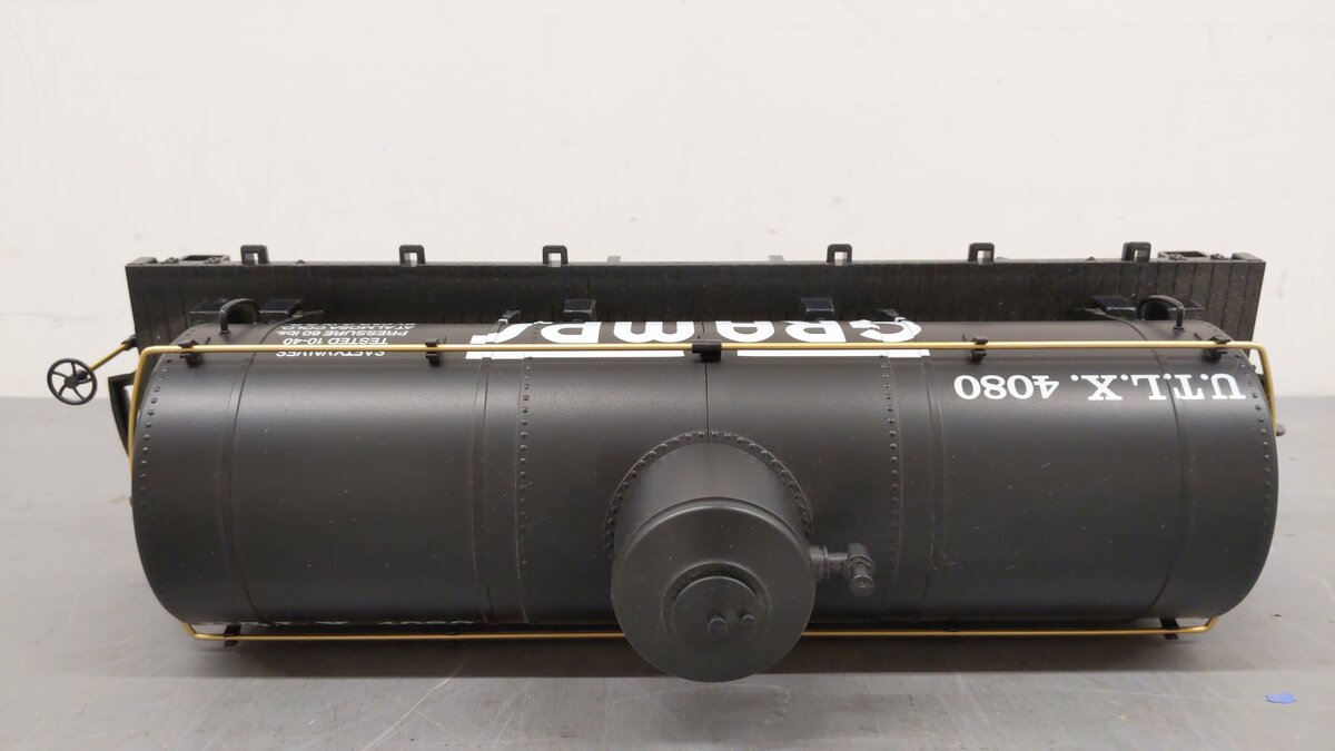 LGB 4080-Y02 G Scale UTLX "Gramps" Single Dome Tank Car (Metal Wheels) EX/Box