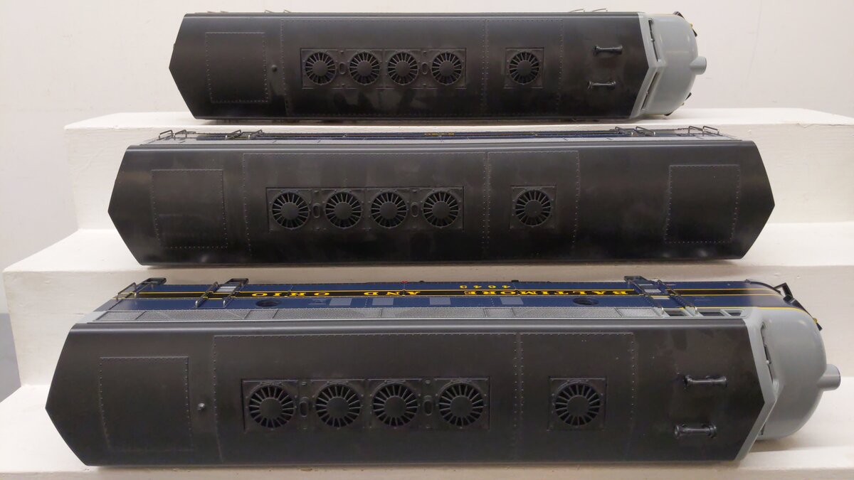 LGB ベスト LGB 70457 G Scale Baltimore & Ohio F-7 ABA Diesel Locomotive Set