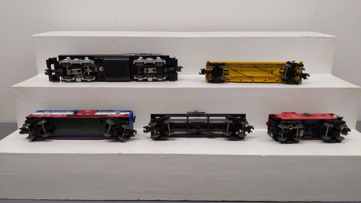 Lionel 6-11913 O Gauge Southern Pacific GP-9  Diesel Freight Train Set EX/Box