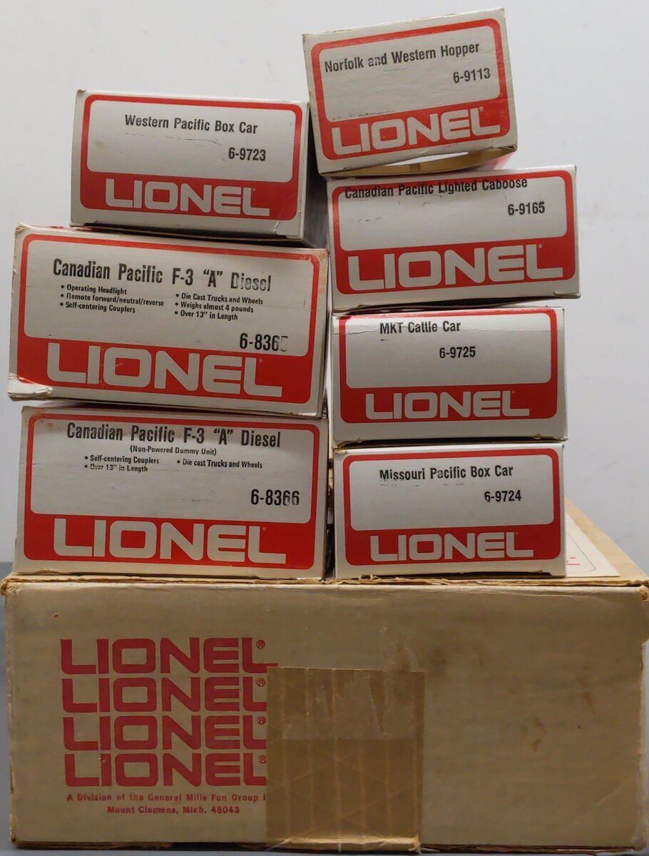 Lionel 6-1350 O Gauge Canadian Pacific 1973 Service Station Freight Set EX/Box