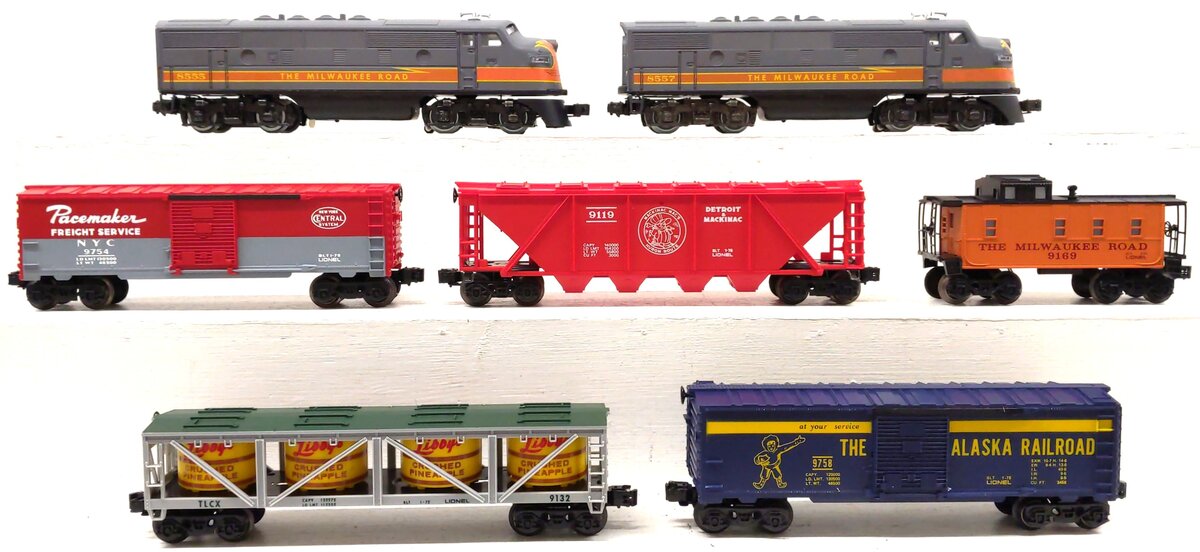 Lionel 6-1579 O Milwaukee Road Service Station Special Set EX/Box
