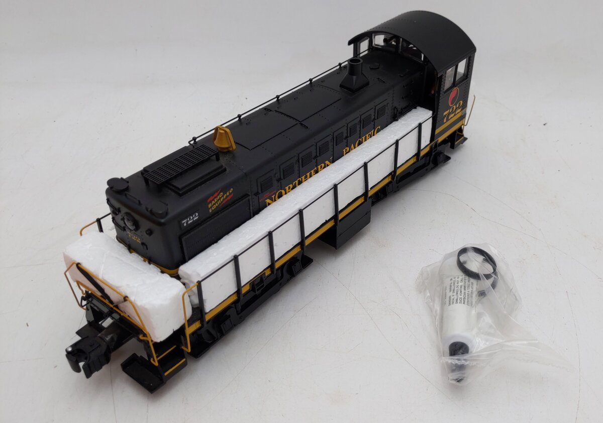 Lionel 6-28530 O Gauge Northern Pacific Alco S-4 Switcher Diesel #722 LN/Box