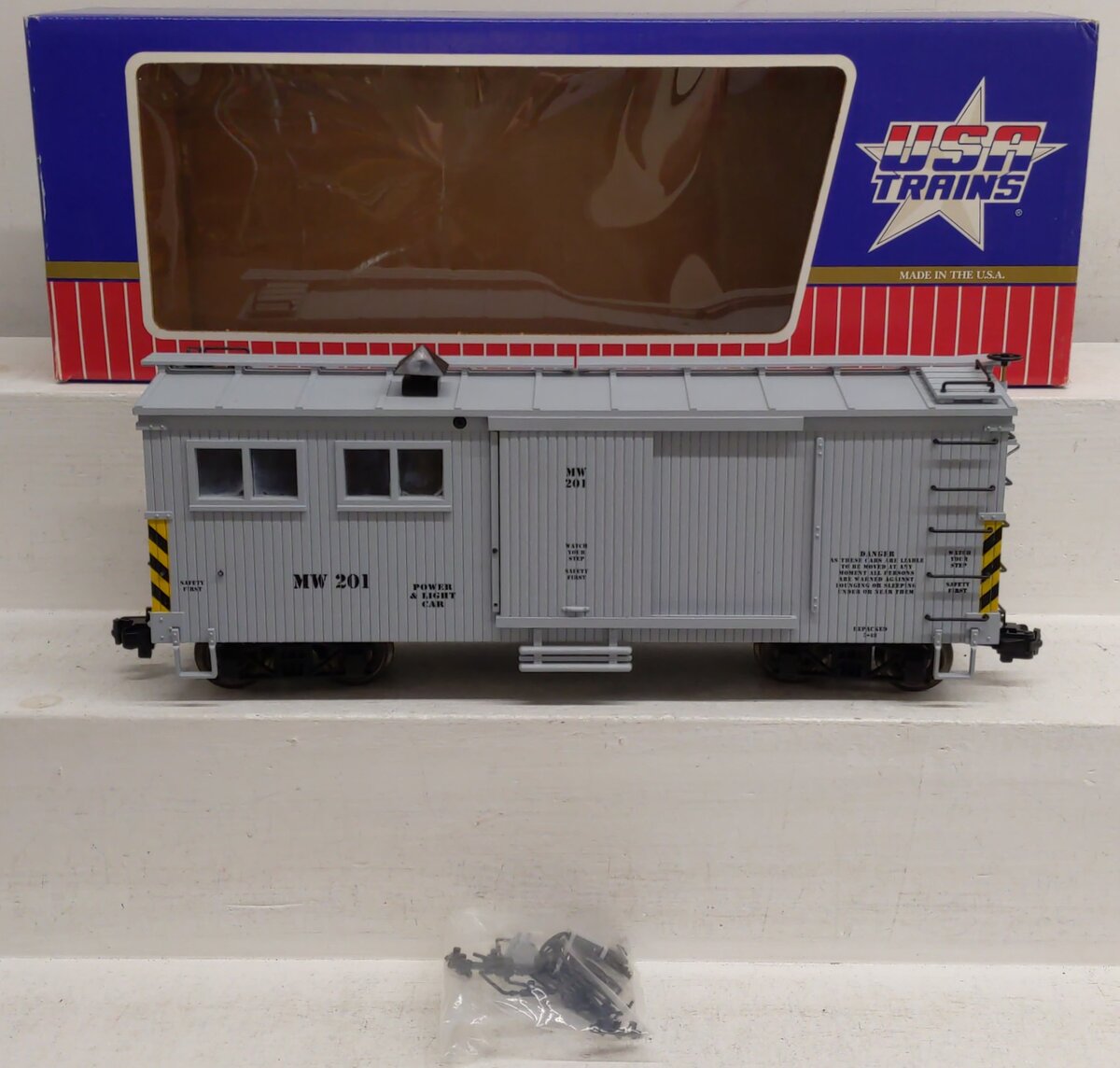 USA Trains 18500 G Maintenance of Way Power & Light Car #210 w/Sound VG/Box