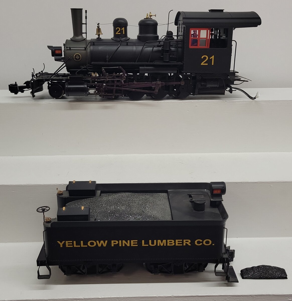 Bachmann 81294 Yellow Pine Lumber 2-8-0 Steam Locomotive & Tender EX/Box