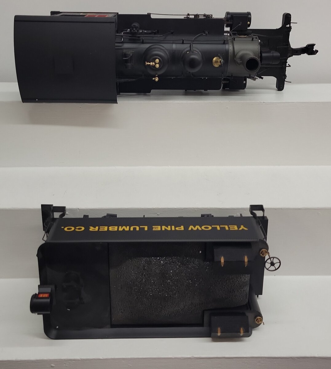 Bachmann 81294 Yellow Pine Lumber 2-8-0 Steam Locomotive & Tender EX/Box