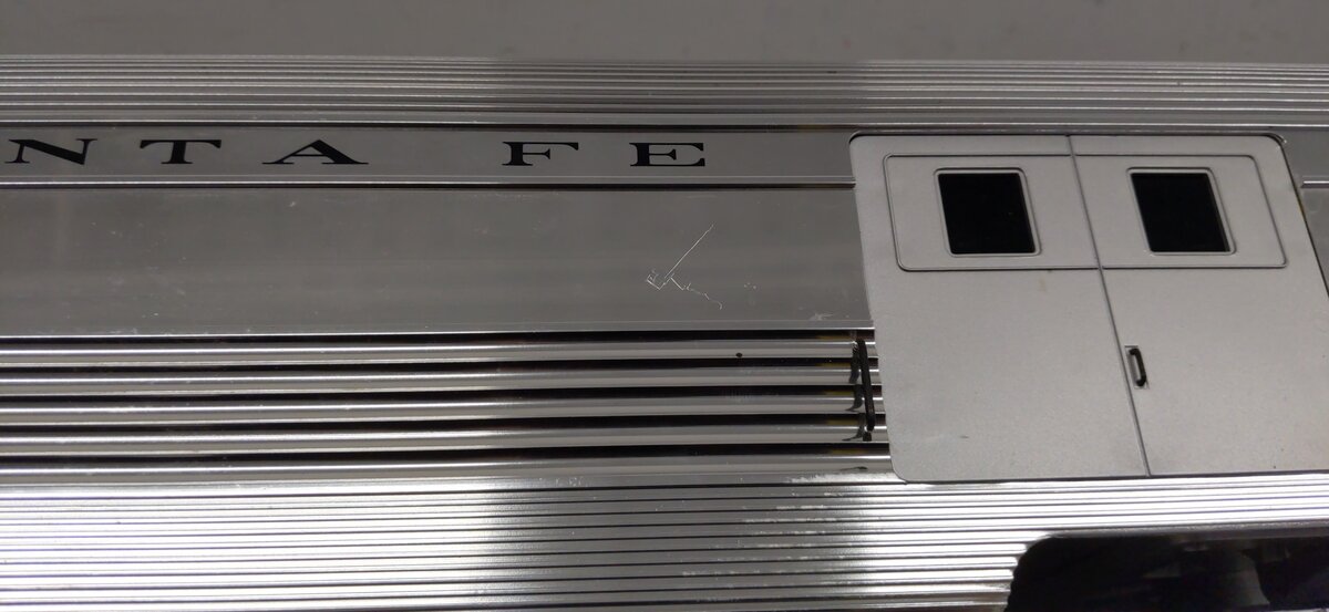 Aristo-Craft 32205 Santa Fe Streamlined Baggage Car - Metal Wheels EX/Box
