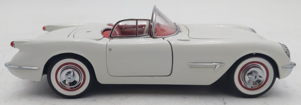 Danbury Mint 1:24 Chevrolet Corvette EX 122 Concept Car EX/Box