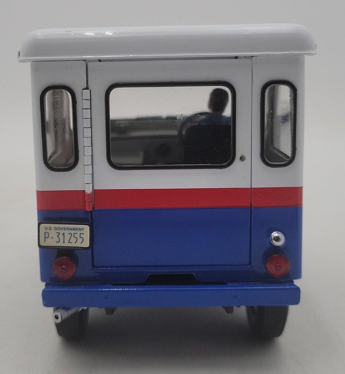 Danbury Mint 1954 1:24 1954 Jeep Willys U.S. Mail Truck EX/Box