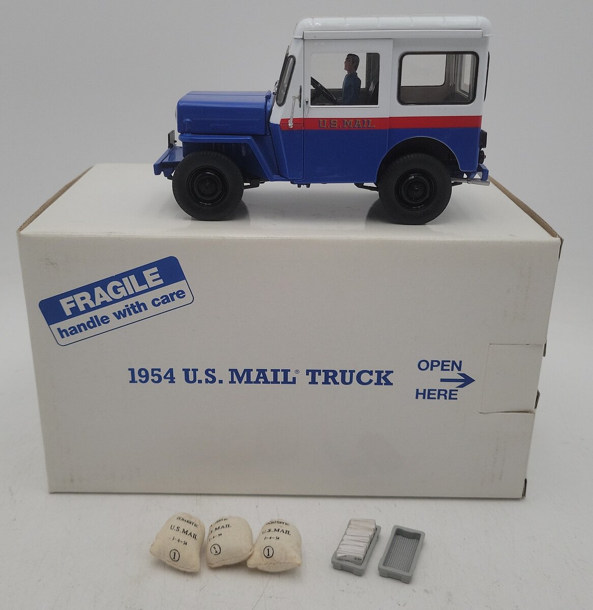 Danbury Mint 1954 1:24 1954 Jeep Willys U.S. Mail Truck EX/Box