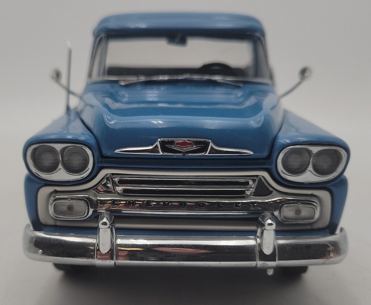 Danbury Mint 1958 1:24 Diecast 1958 Chevrolet Apache Stepside Pickup Truck EX/Box
