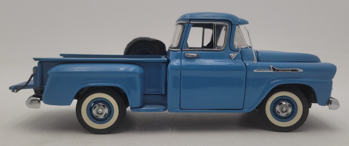 Danbury Mint 1958 1:24 Diecast 1958 Chevrolet Apache Stepside Pickup Truck EX/Box
