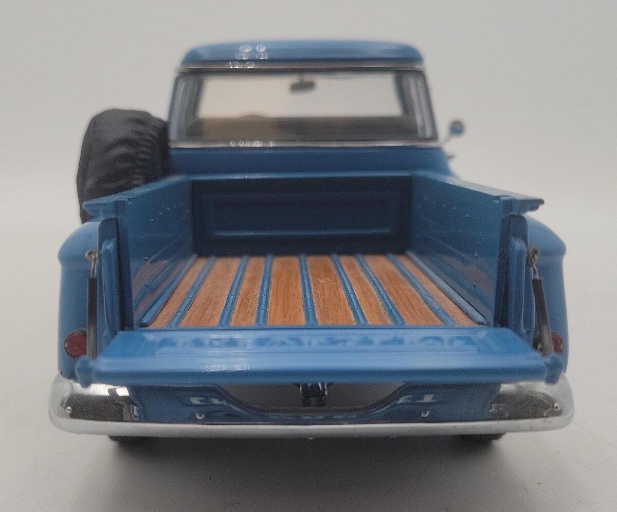 Danbury Mint 1958 1:24 Diecast 1958 Chevrolet Apache Stepside Pickup Truck EX/Box