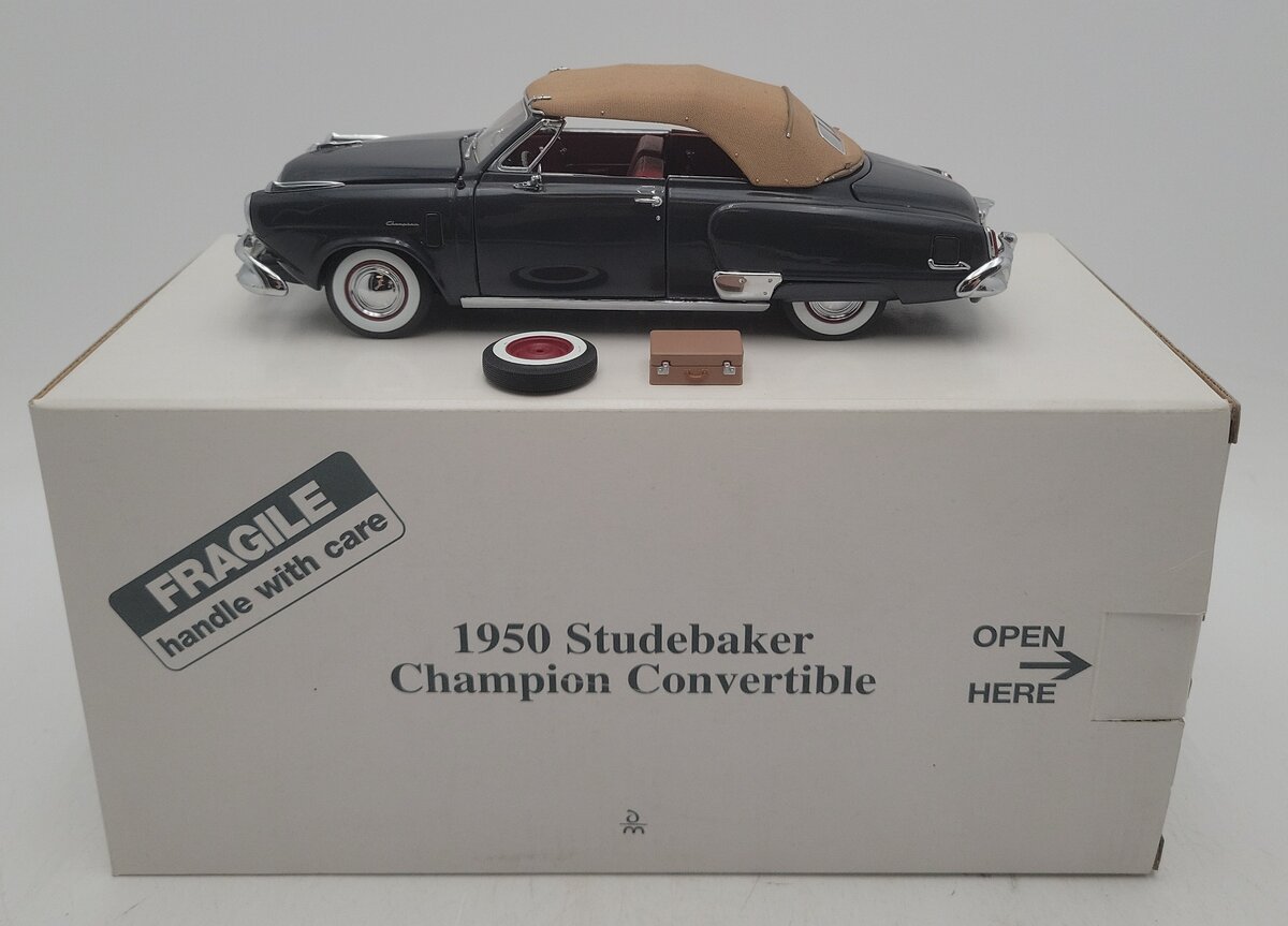 Danbury Mint 1:24 Scale 1950 Studebaker Champion Convertible EX/Box