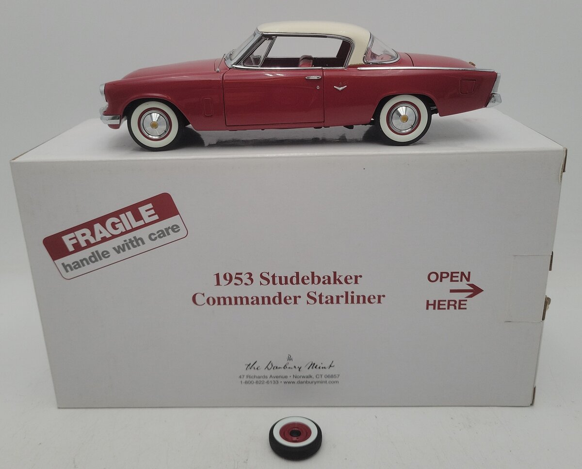 Danbury Mint 1953 1:24 1953 Studebaker Commander Starliner  EX/Box