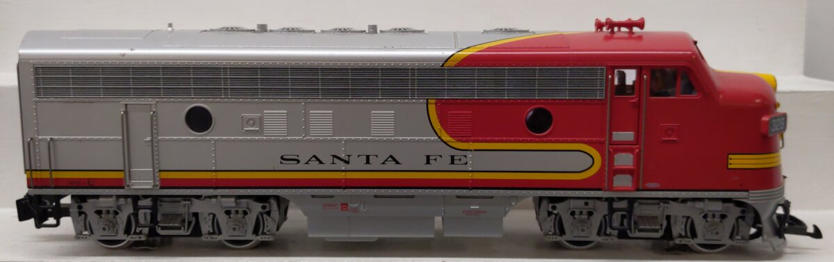 LGB 20570 G Scale Santa Fe EMD F7 Diesel Engine #331 with Knuckle Coupler VG/Box