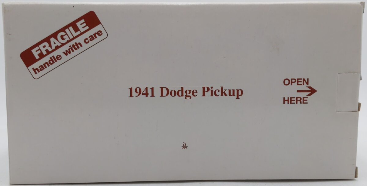 Danbury Mint 1941 1:24 1941 Dodge WC Half-Ton Pick-up Truck in Red & Black EX/Box