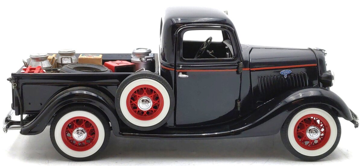 Danbury Mint 1935 1:24 1935 Ford 50-830 Half-Ton Pick-up w/Load EX/Box