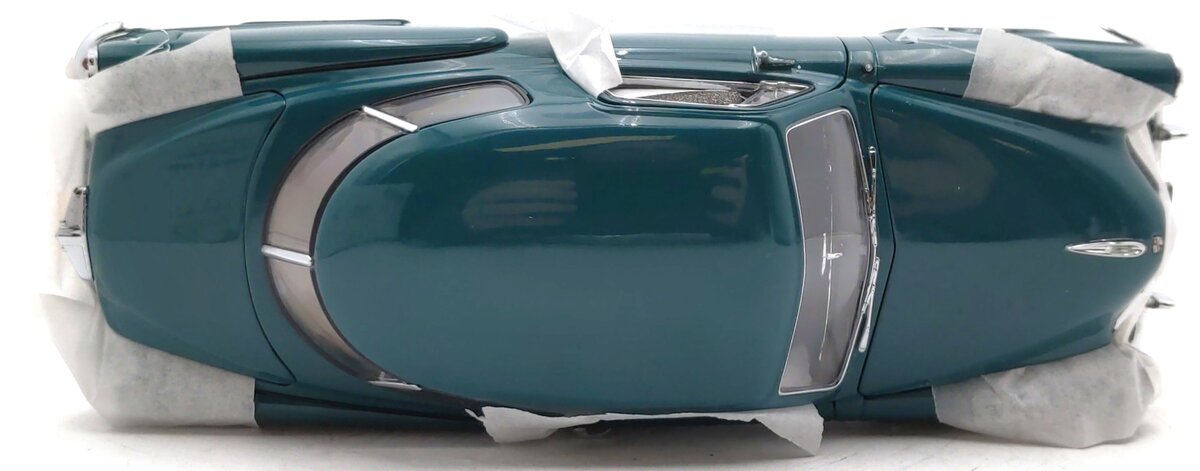 Danbury Mint 1950 1:24 1950 Studebaker Champion Car NIB